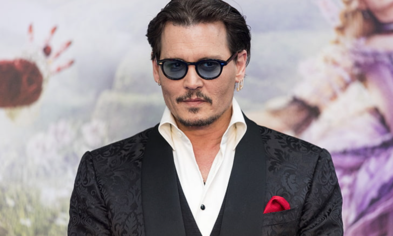 Photo of Johnny Depp Net Worth & Bio of famous American Actor & Musician.